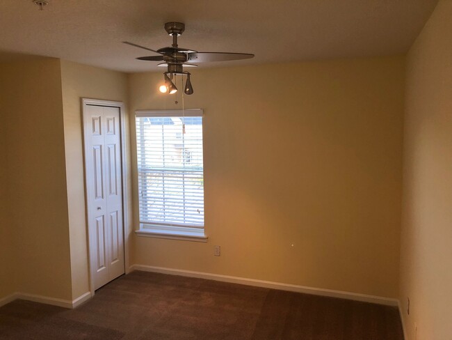 Building Photo - 3 BEDROOM 2.5 BATH TOWNHOME FOR RENT - wal...