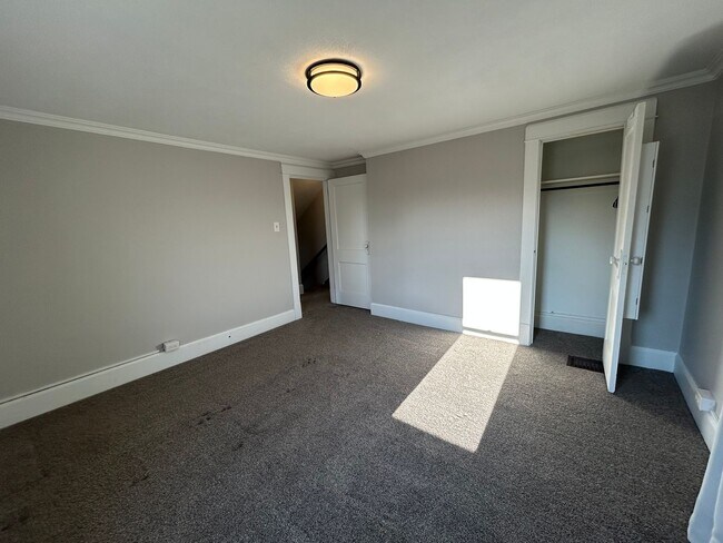 Building Photo - Stunning, Fully Updated 4 Bedroom, 2 Bath Home with Classic Charm!