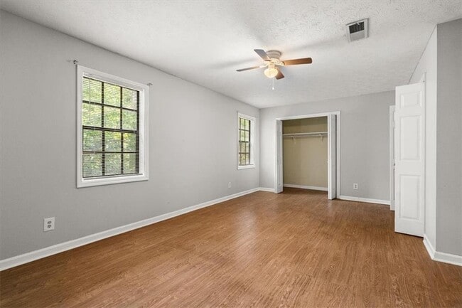 Building Photo - 360 Winding River Dr