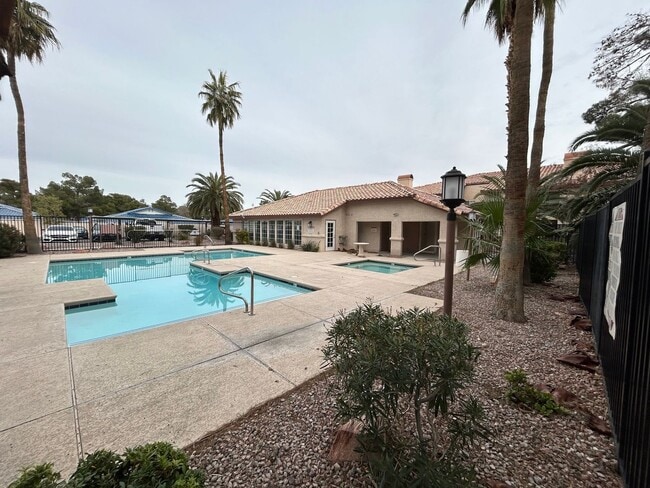 Building Photo - BRIGHT 2-BEDROOM CONDO IN CENTRAL LAS VEGAS