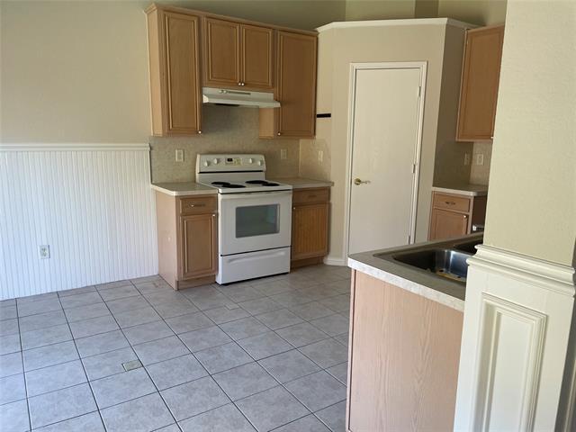 Building Photo - 1500 Santos Dr