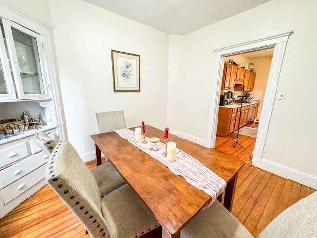 Building Photo - 70 Line St