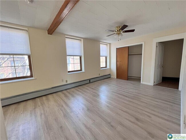 Building Photo - 601 Walnut St