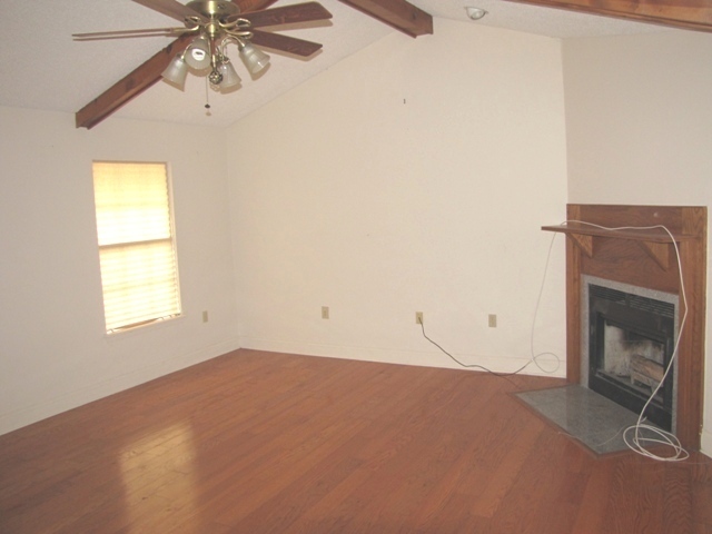 Building Photo - 3BR/2BA Between Old Jefferson and Airline ...