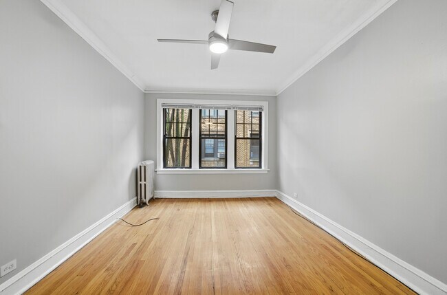 Building Photo - 2336 W Addison St