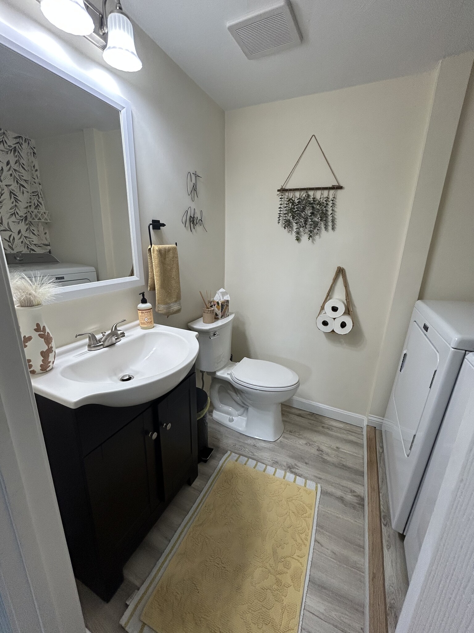 1st floor half bath - 19D Sigourney St