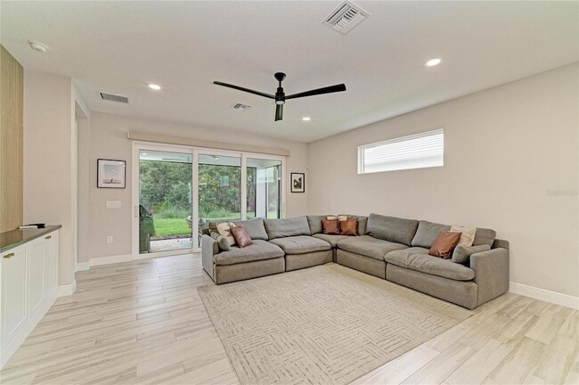 Building Photo - 1079 Waterline Ct