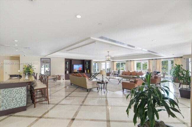 Building Photo - 20000 E Country Club Dr