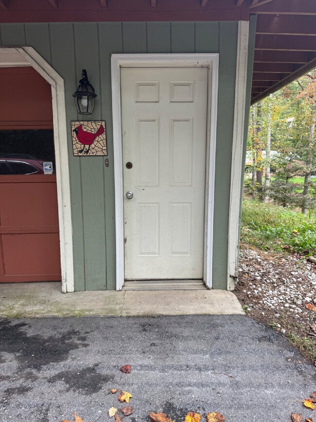 Primary Photo - Basement apartment with kitchenette