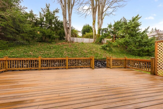 Building Photo - 4758 153rd Ave SE