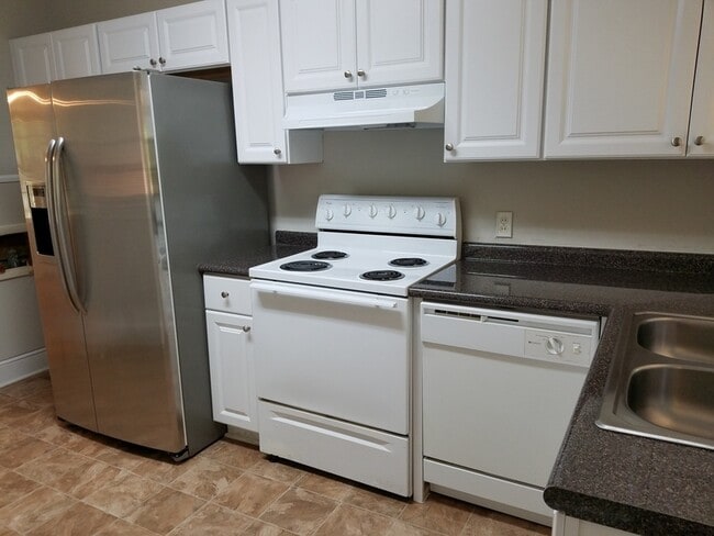 Building Photo - 3525 Draper Ave