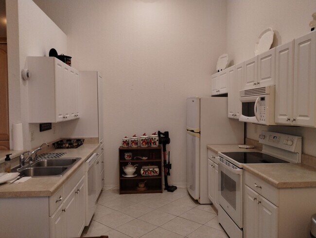 Building Photo - 10362 Chalmer St
