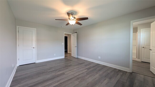 Building Photo - 1117 Baseball Dr