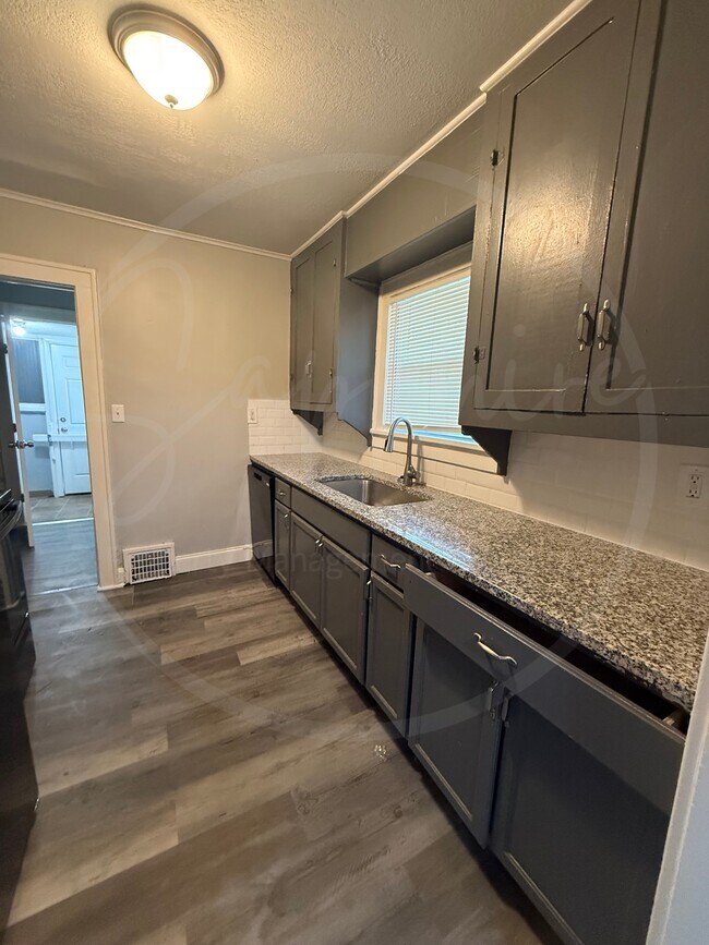 Building Photo - 5410 Euclid Ave E