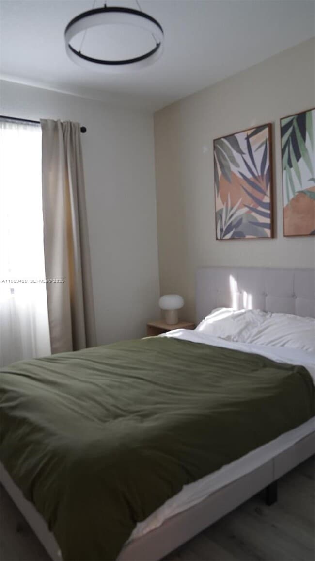 Building Photo - 549 NW 204th St