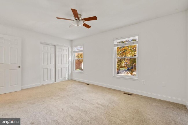 Building Photo - 8914 Shamrock Ct