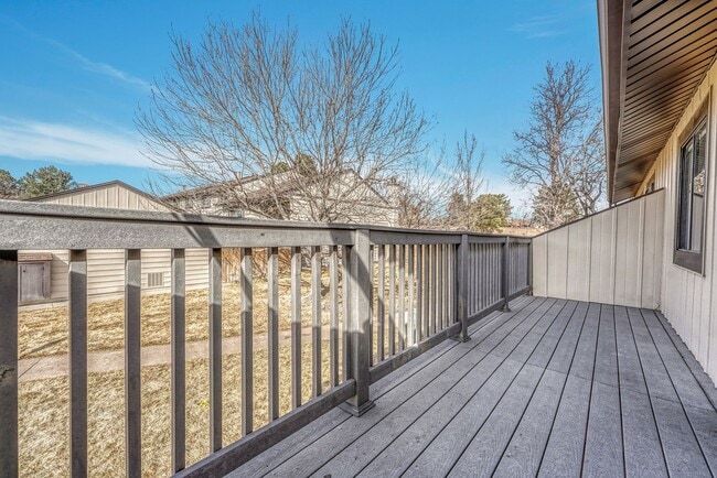 Building Photo - Bright & Updated 3-Bedroom Townhome in Desirable Cherry Creek School District