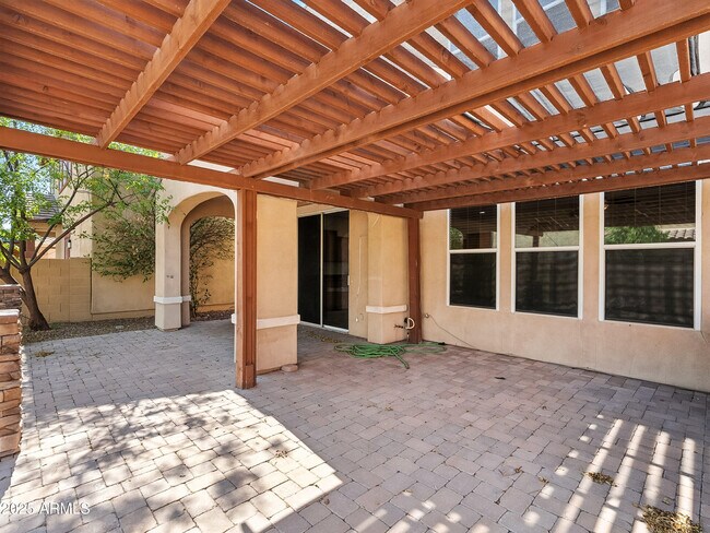 Building Photo - 1185 E Gail Dr