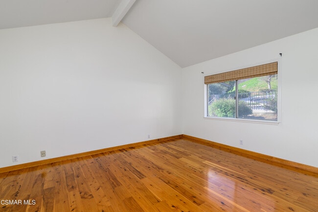 Building Photo - 2 Sparrowhawk Ln