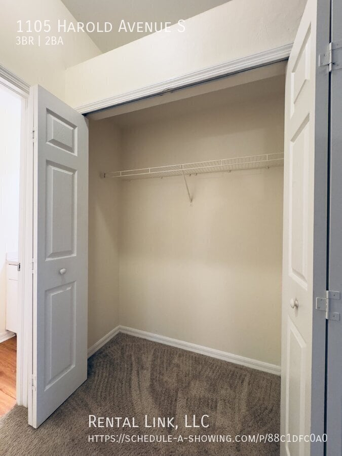 Building Photo - 1105 Harold Ave S