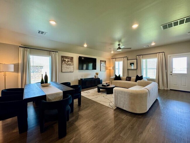 Building Photo - 2800 Stormy St