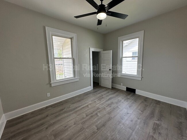 Building Photo - 855 E Acton Ave