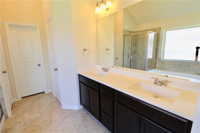 Building Photo - 1100 Arvada Dr
