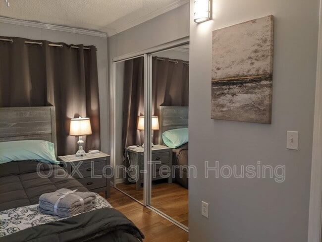 Building Photo - 181 Pine Grove Ln