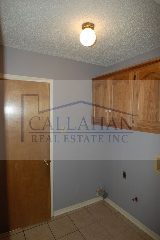 Building Photo - Sherwood 3 Bedroom Home