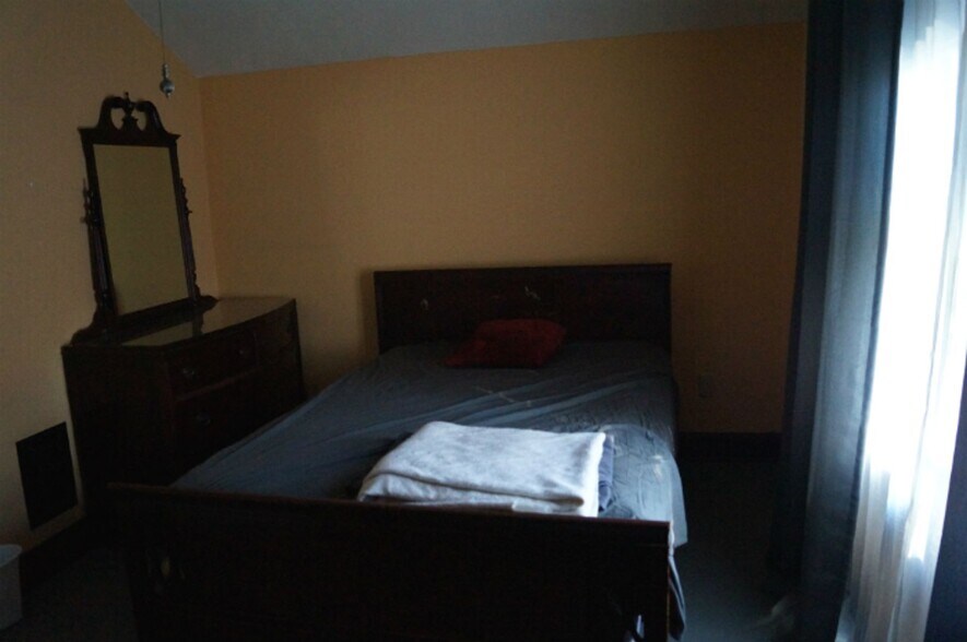 Building Photo - Eleventh St