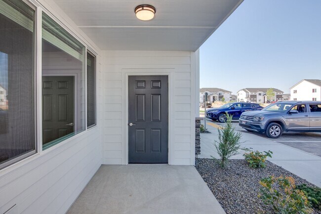 Building Photo - Experience Caldwell Living: Beautiful BRAND NEW 3 Bedroom Apartments!