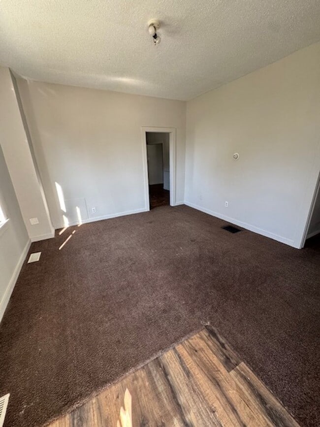 Building Photo - 2532 Miner St