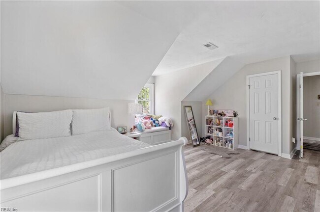 Building Photo - 1805 Monet Ct