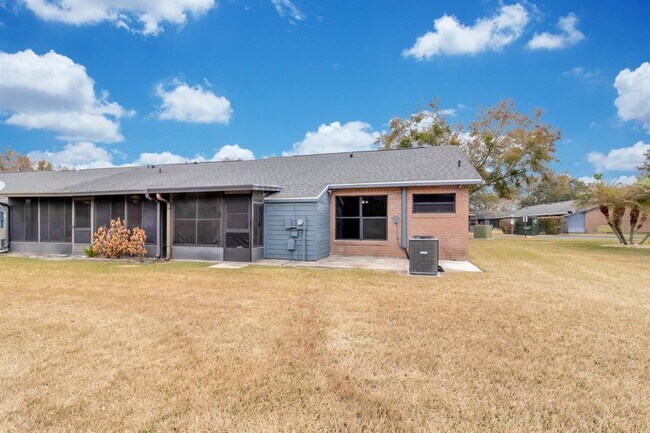 Building Photo - 2432 King Oak Ct