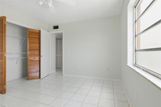 Building Photo - 6090 W Flagler St