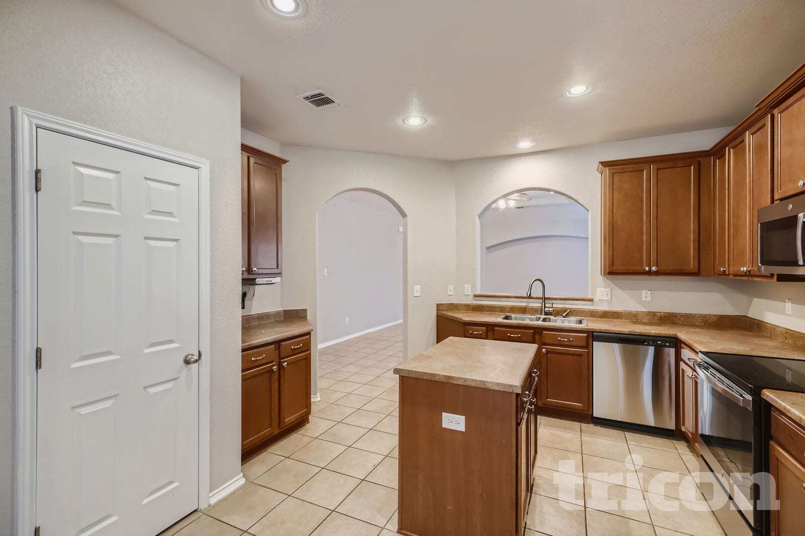 Building Photo - 5626 Cross Pond