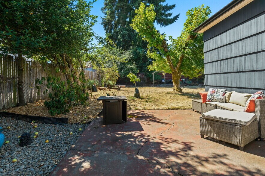 Building Photo - 4416 NE Prescott St