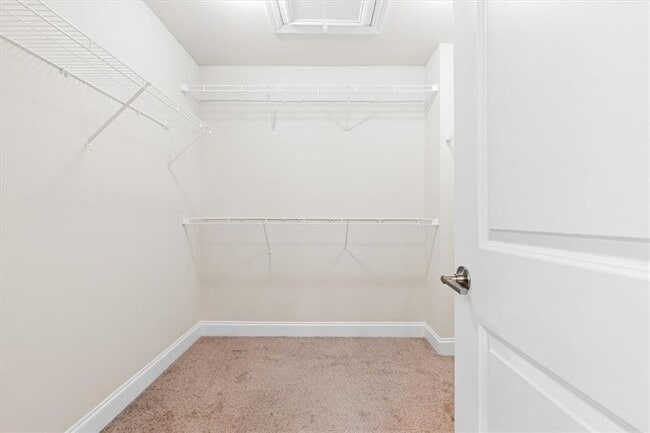 Building Photo - 2560 Clairebrooke Bnd