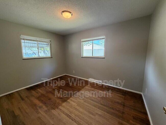 Building Photo - 675 Lilac Dr