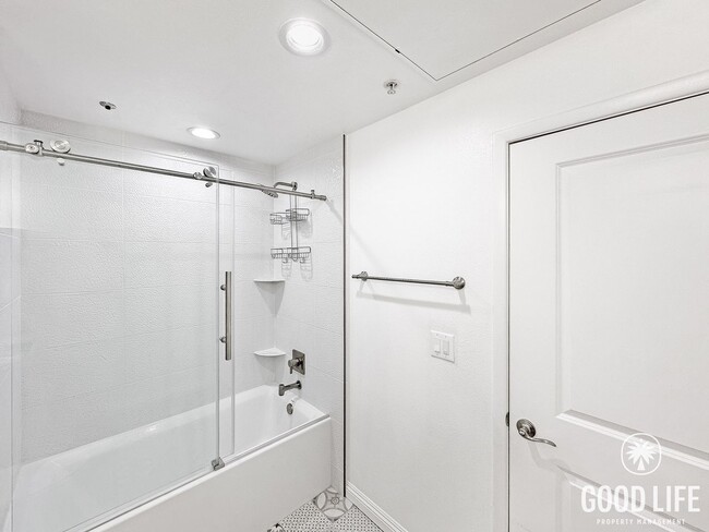 Building Photo - Resort-Style 1BR in Anaheim | Gym, Pool, Jacuzzi & Balcony