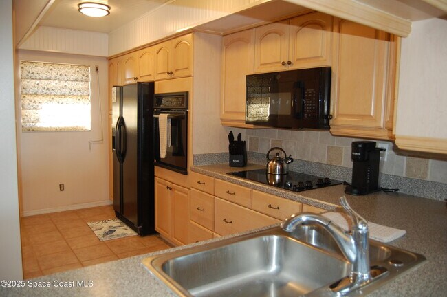 Building Photo - 1860 N Atlantic Ave