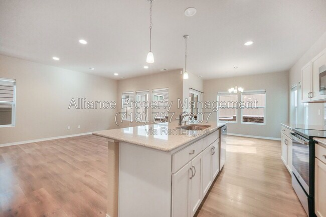 Building Photo - 7851 Lathrop Vw