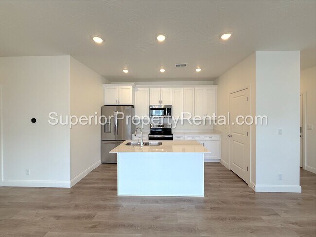 Building Photo - 5801 S Garnet Dr