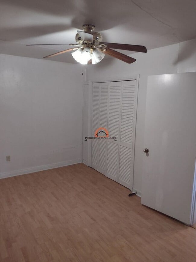 Building Photo - Large 1 Bed Apartment ALL BILLS PAID