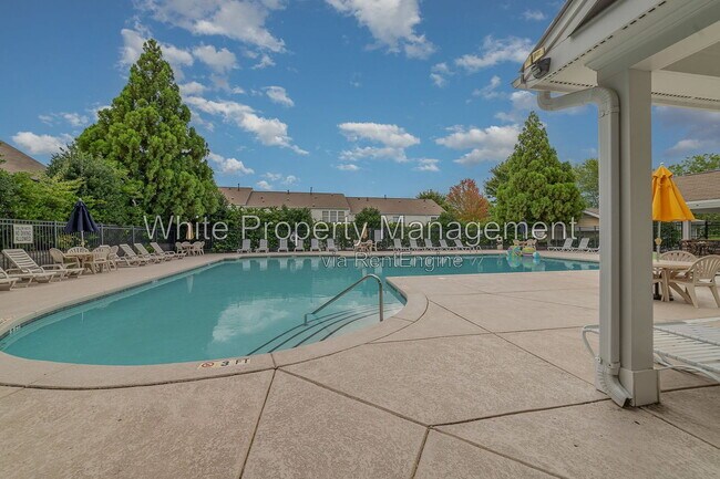 Building Photo - 825 Gentlewinds Ct