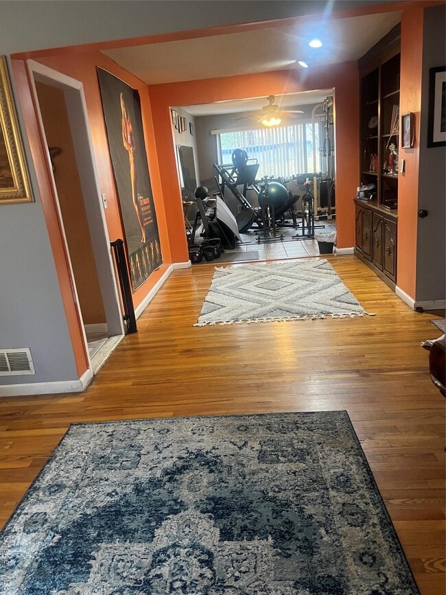 Building Photo - 8 Windmill Ln