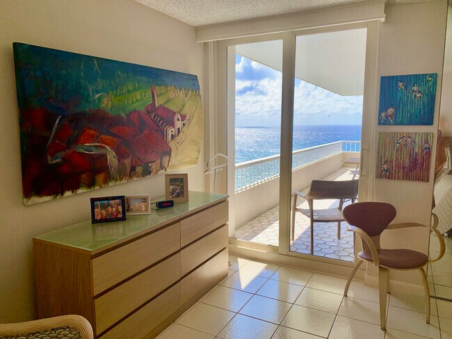 Building Photo - 5540 N Ocean Dr