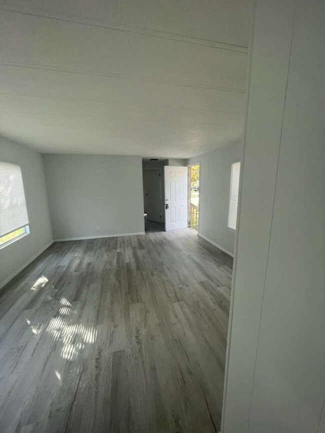 Building Photo - 2 bed / 2 bath - Rent To Own in Zephyrhills, FL