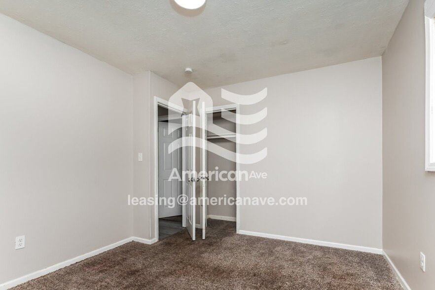 Building Photo - 2195 Mountview Cir