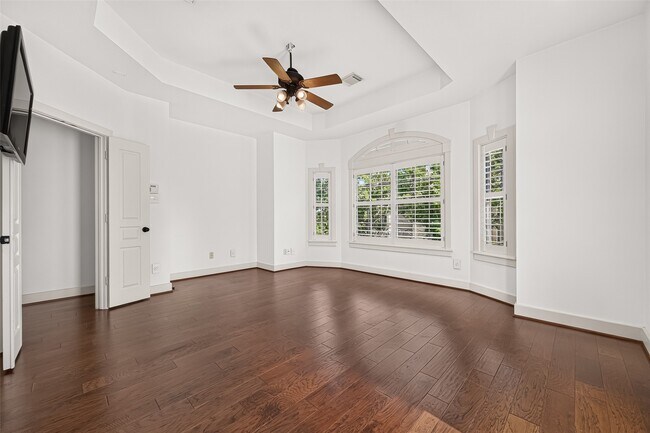 Building Photo - 6308 Schuler St